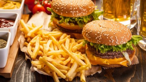 Estos son los locales con las mejores ofertas por el Día de la Hamburguesa 2024